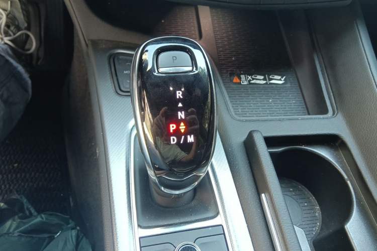 Used Cadillac CT5 2025 28T Urban Sport Edition Gear Lever