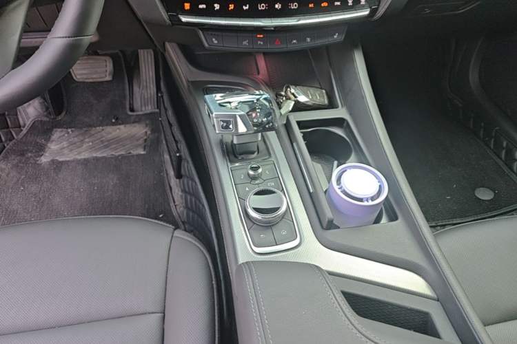 Used Cadillac CT5 2025 28T Urban Sport Edition Gear Lever