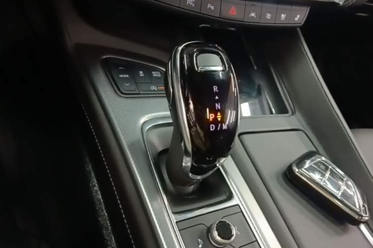 Used Cadillac CT5 2025 28T Track Performance Edition Gear Lever