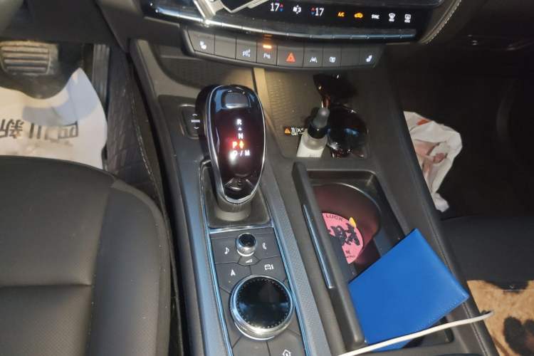 Used Cadillac CT5 2025 28T Urban Sport Edition Gear Lever