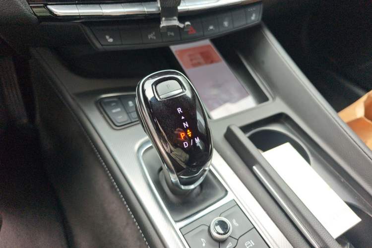 Used Cadillac CT5 2025 28T Urban Sport Edition Gear Lever