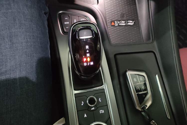 Used Cadillac CT5 2025 28T Urban Sport Edition Gear Lever