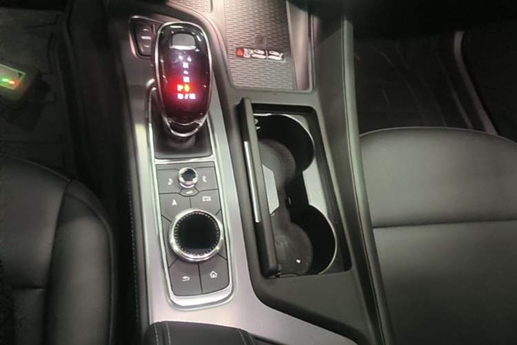 Used Cadillac CT5 2025 28T Urban Sport Edition Gear Lever