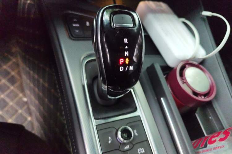 Used Cadillac CT5 2025 28T Urban Sport Edition Gear Lever