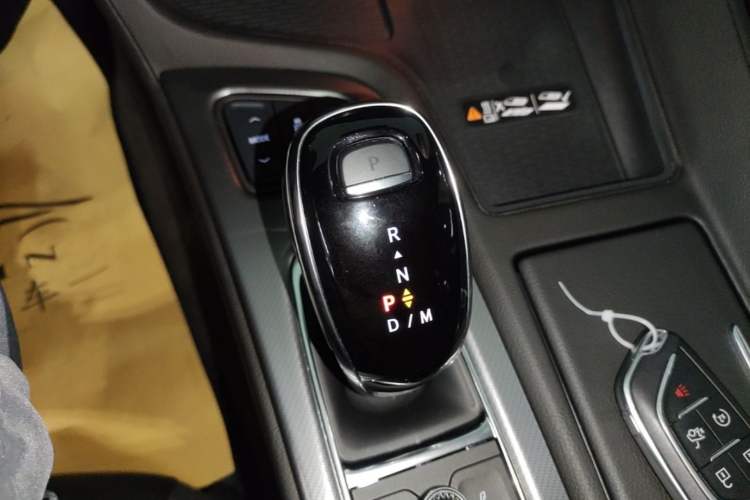 Used Cadillac CT5 2025 28T Track Performance Edition Gear Lever