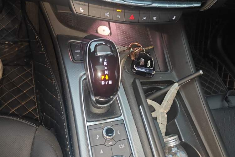 Used Cadillac CT5 2025 28T Urban Sport Edition Gear Lever