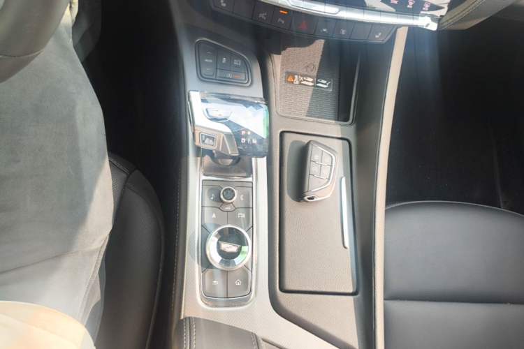 Used Cadillac CT5 2025 28T Urban Sport Edition Gear Lever