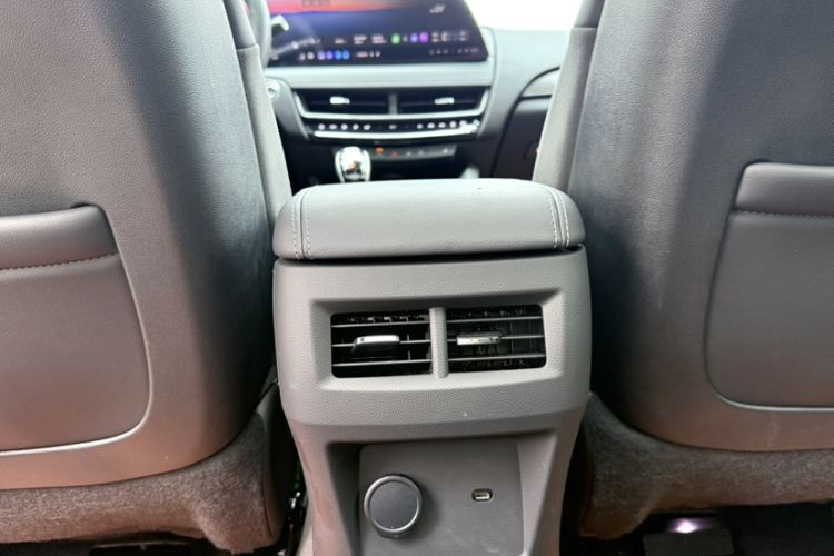 Used Cadillac CT5 2025 28T Urban Sport Edition Interior 12