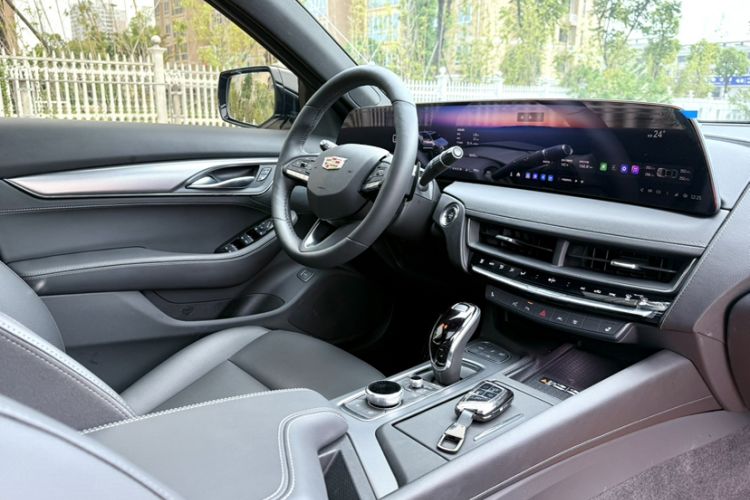 Used Cadillac CT5 2025 28T Urban Sport Edition Interior 14
