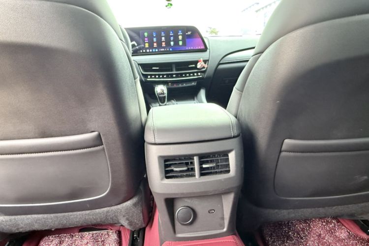 Used Cadillac CT5 2025 28T Urban Sport Edition Interior 15