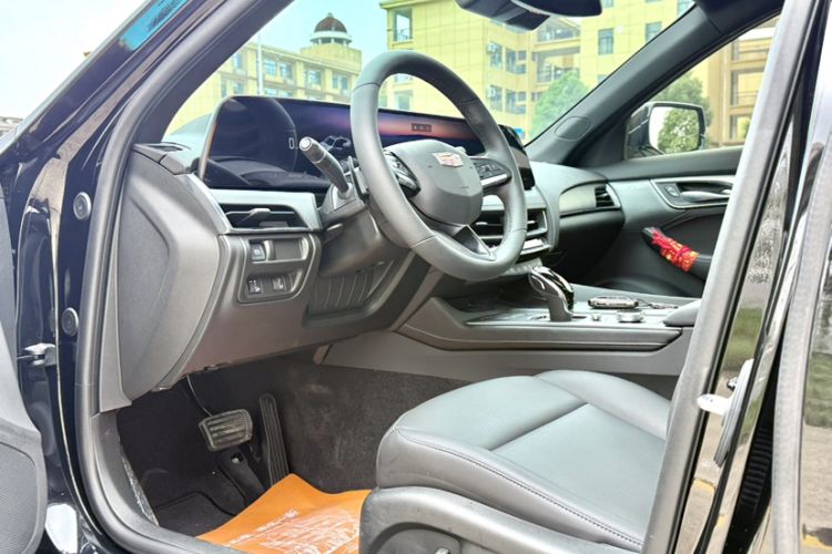 Used Cadillac CT5 2025 28T Urban Sport Edition Interior 4
