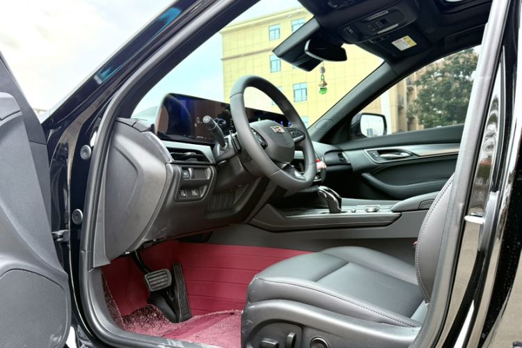 Used Cadillac CT5 2025 28T Urban Sport Edition Interior 5