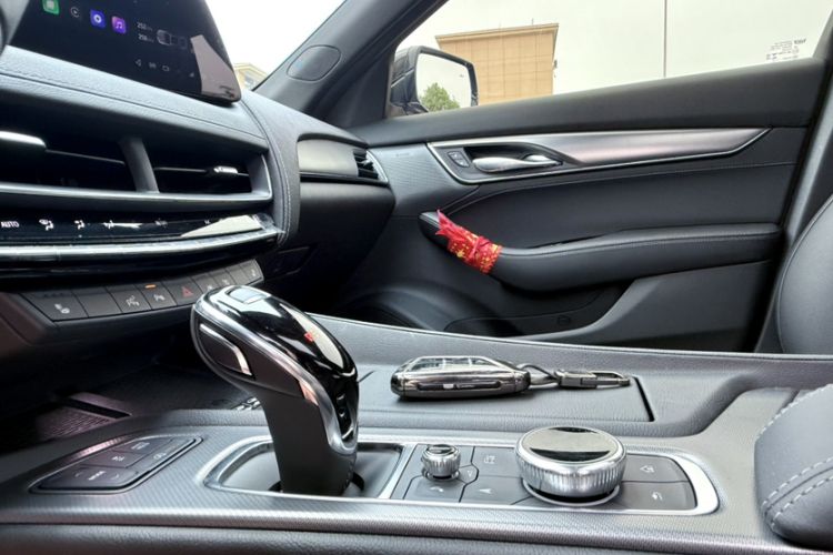 Used Cadillac CT5 2025 28T Urban Sport Edition Interior 8