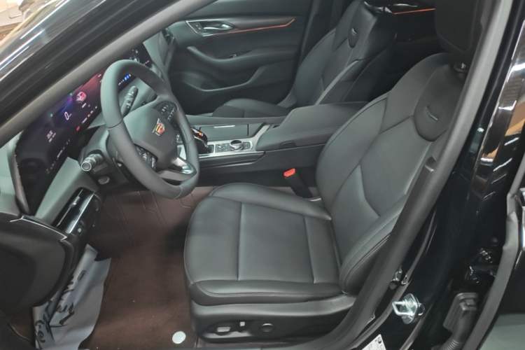 Used Cadillac CT5 2025 28T Track Performance Edition Left Front Seat