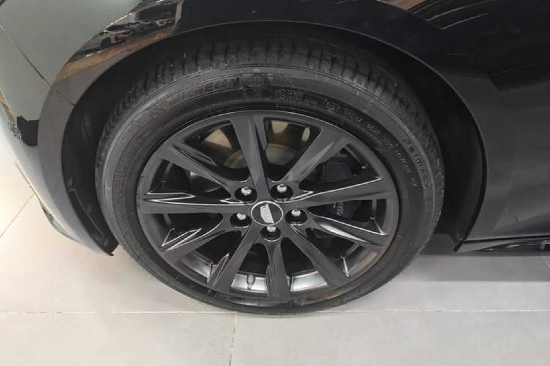 Used Cadillac CT5 2025 28T Track Performance Edition Left Front Wheel Hub