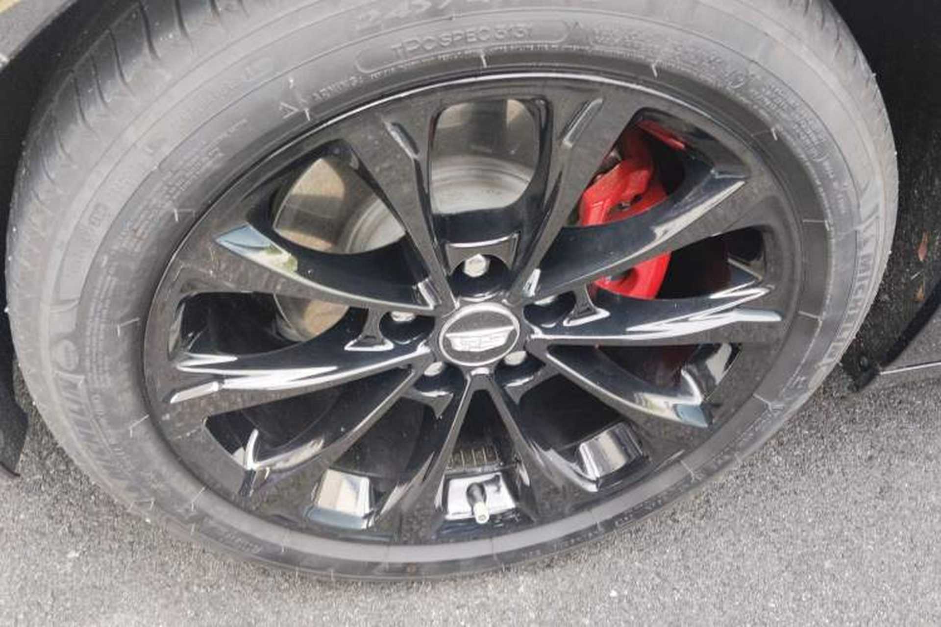 Used Cadillac CT5 2025 28T Urban Sport Edition Left Front Wheel Hub