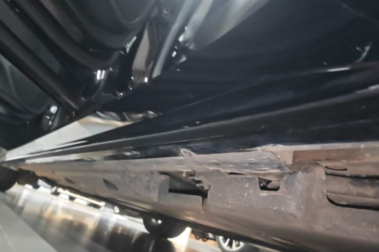Used Cadillac CT5 2025 28T Track Performance Edition Left Side Sill