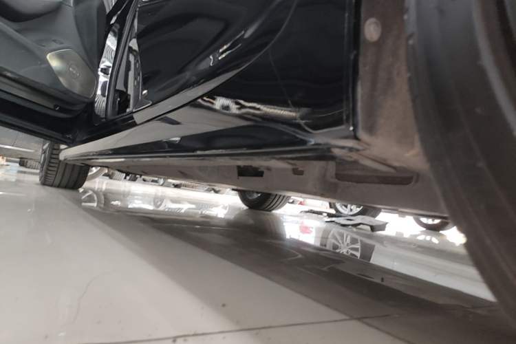 Used Cadillac CT5 2025 28T Track Performance Edition Left Side Sill
