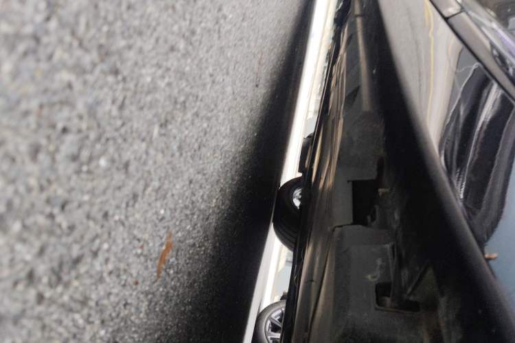 Used Cadillac CT5 2025 28T Urban Sport Edition Left Side Sill