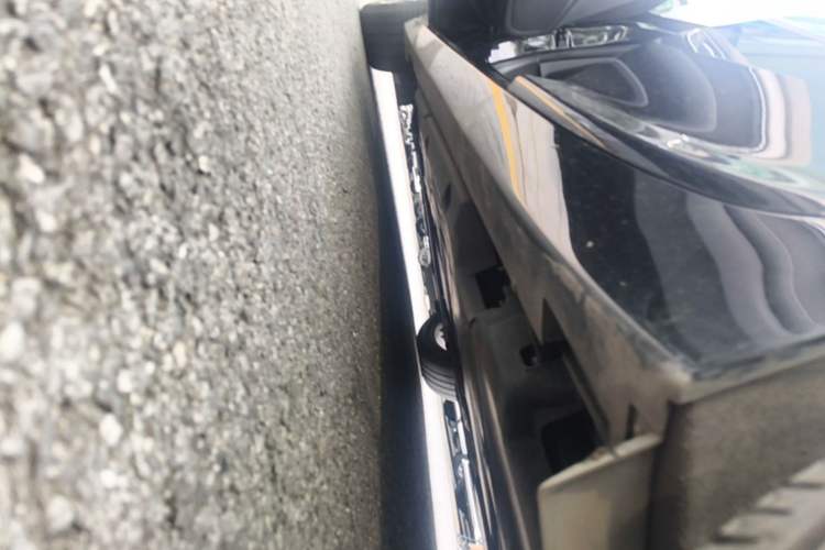 Used Cadillac CT5 2025 28T Urban Sport Edition Left Side Sill