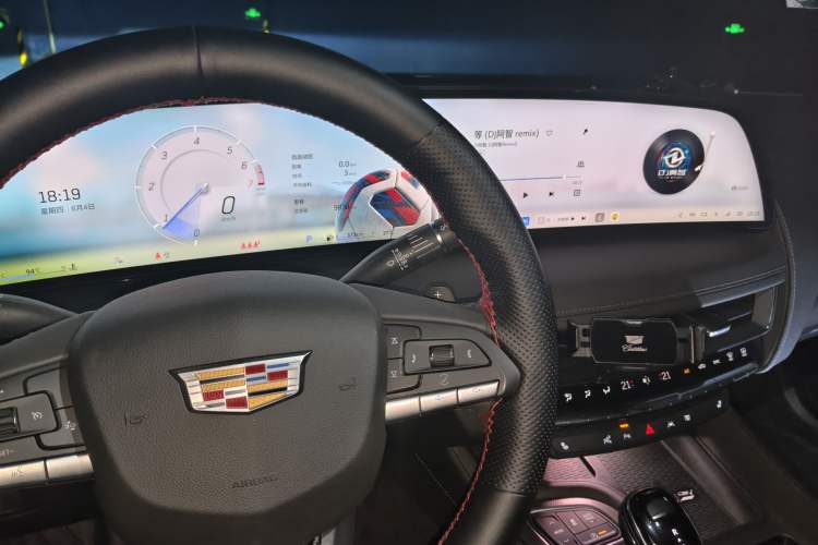 Used Cadillac CT5 2025 28T Urban Sport Edition Odometer Close Up