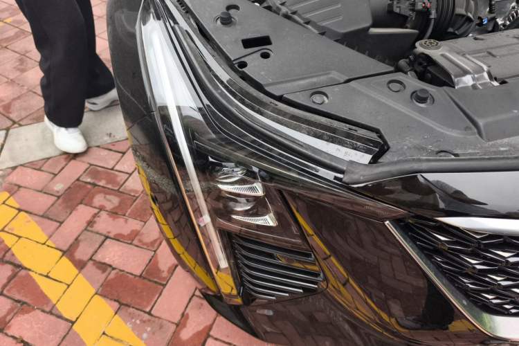 Used Cadillac CT5 2025 28T Urban Sport Edition Right Front Headlight