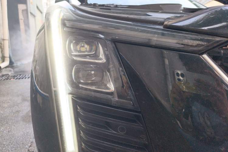 Used Cadillac CT5 2025 28T Urban Sport Edition Right Front Headlight