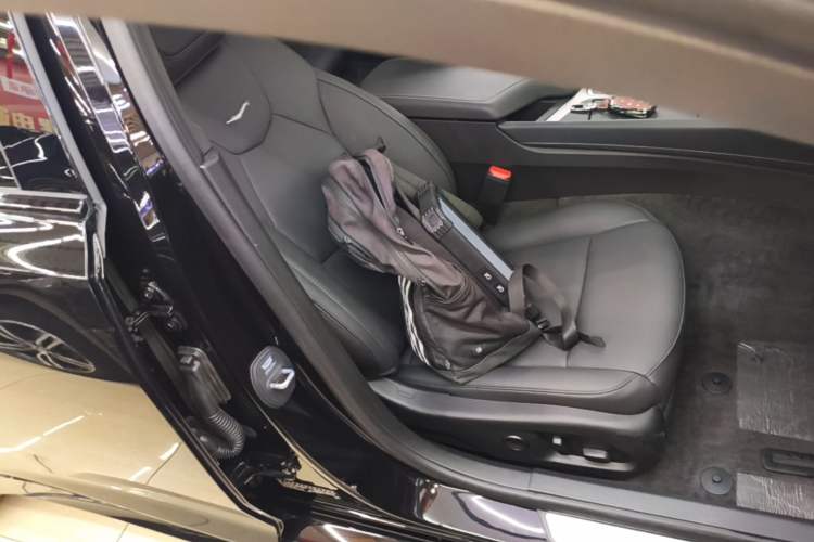 Used Cadillac CT5 2025 28T Track Performance Edition Right Front Seat