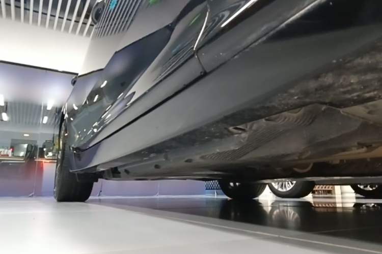 Used Cadillac CT5 2025 28T Urban Sport Edition Right Side Sill
