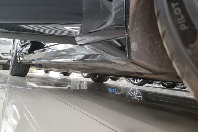 Used Cadillac CT5 2025 28T Track Performance Edition Right Side Sill