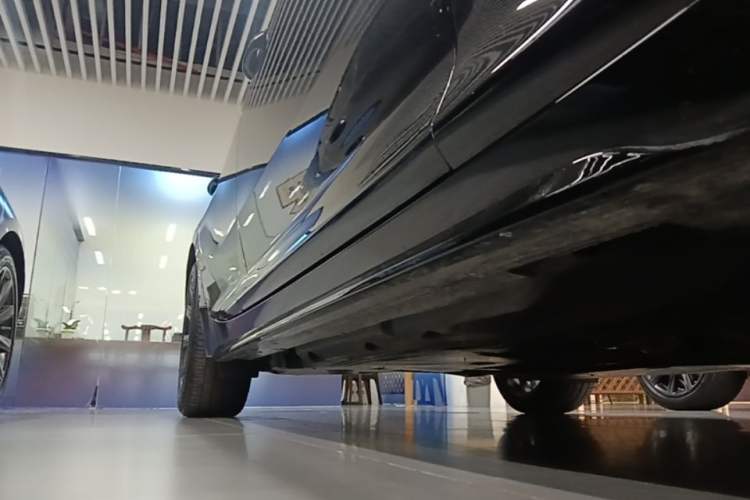 Used Cadillac CT5 2025 28T Track Performance Edition Right Side Sill