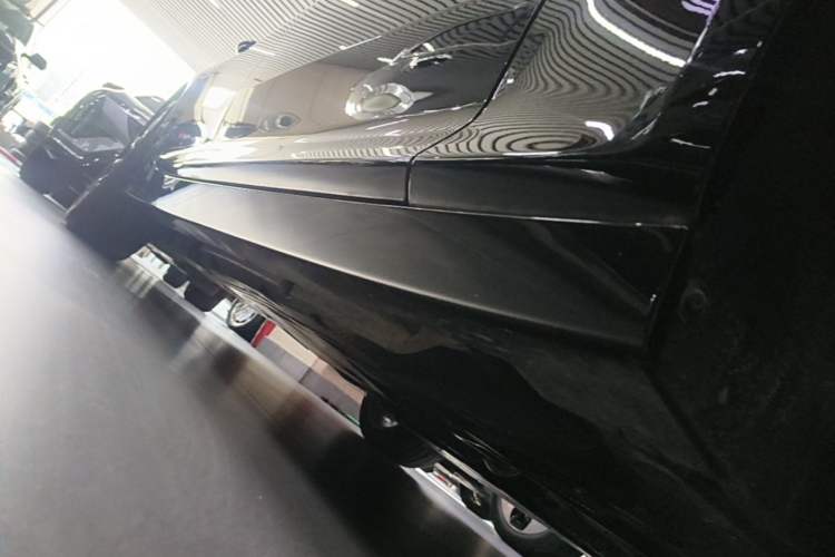 Used Cadillac CT5 2025 28T Urban Sport Edition Right Side Sill