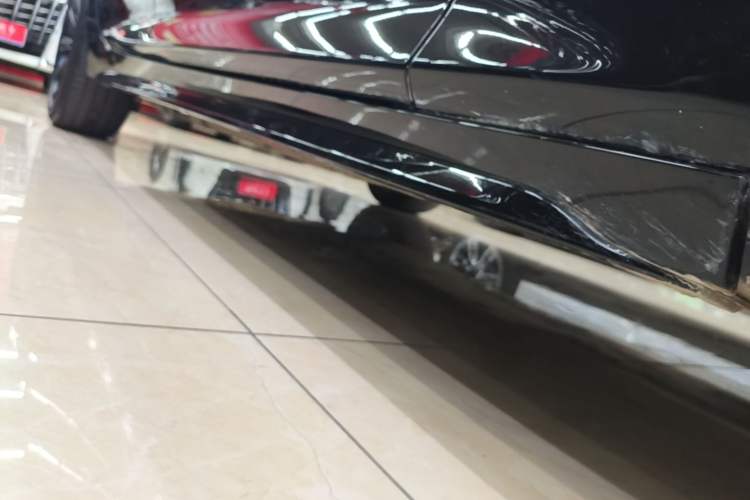 Used Cadillac CT5 2025 28T Track Performance Edition Right Side Sill
