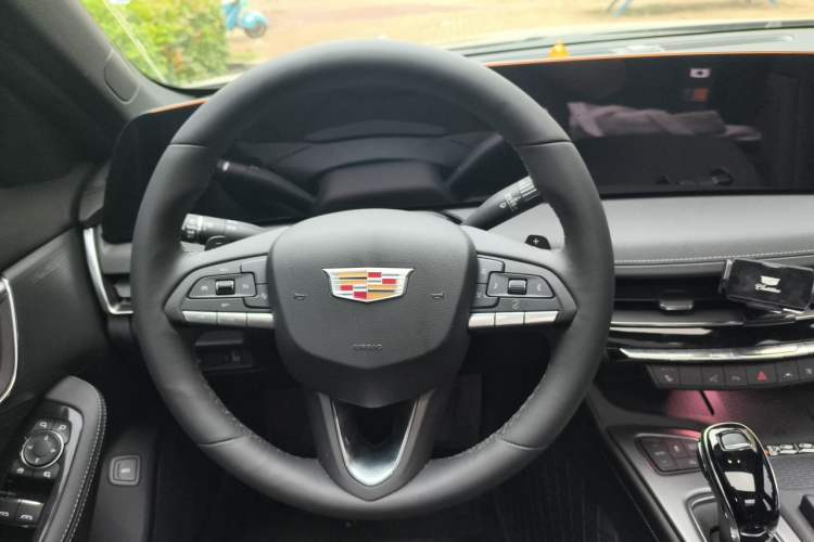 Used Cadillac CT5 2025 28T Urban Sport Edition Steering Wheel