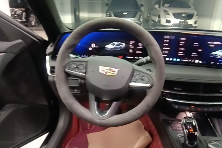 Used Cadillac CT5 2025 28T Urban Sport Edition Steering Wheel
