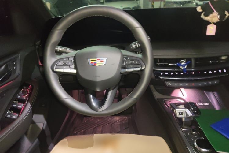 Used Cadillac CT5 2025 28T Track Performance Edition Steering Wheel