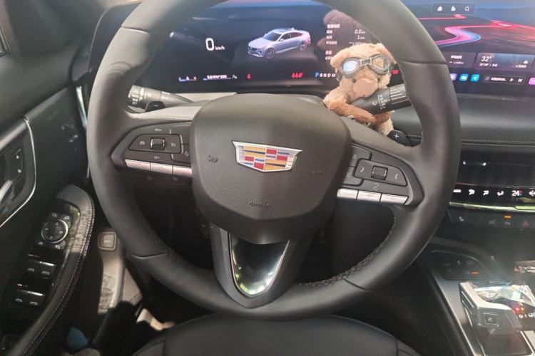 Used Cadillac CT5 2025 28T Urban Sport Edition Steering Wheel