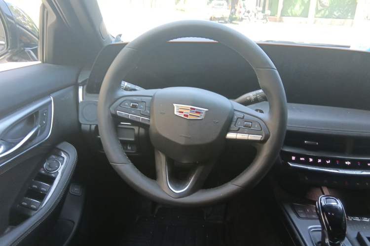 Used Cadillac CT5 2025 28T Urban Sport Edition Steering Wheel