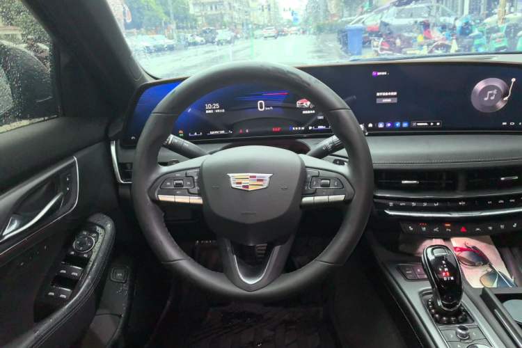 Used Cadillac CT5 2025 28T Track Performance Edition Steering Wheel