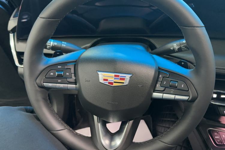 Used Cadillac CT5 2025 28T Urban Sport Edition Steering Wheel