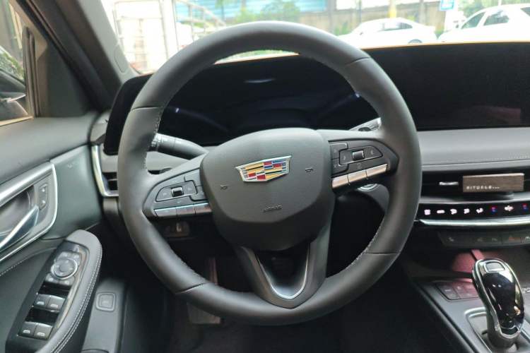 Used Cadillac CT5 2025 28T Urban Sport Edition Steering Wheel