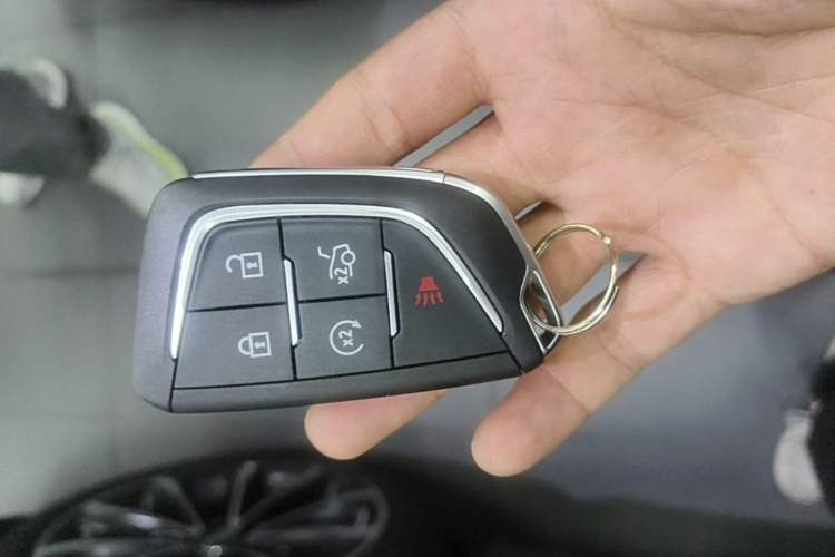Used Cadillac CT5 2025 28T Urban Sport Edition Vehicle Key