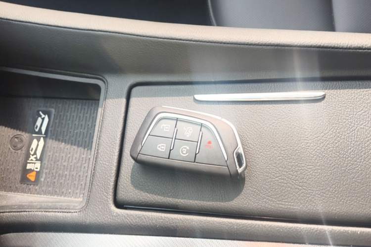 Used Cadillac CT5 2025 28T Urban Sport Edition Vehicle Key