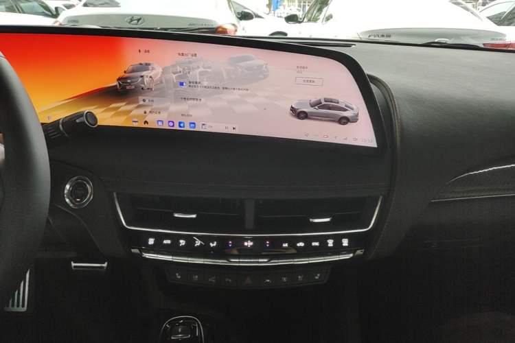 Used Cadillac CT5 2025 28T Track Performance Edition + Peak Track Optional Package Audio And AC Panel