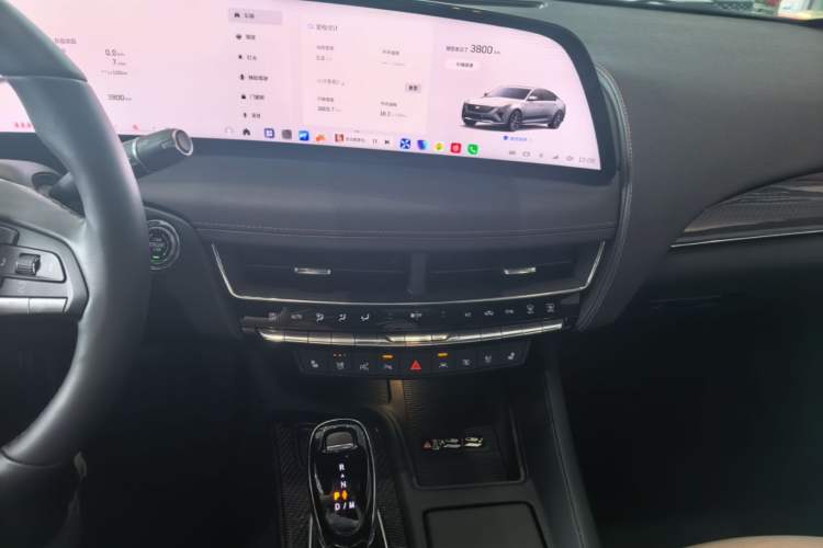 Used Cadillac CT5 2025 28T Track Performance Edition + Peak Track Optional Package Audio And AC Panel