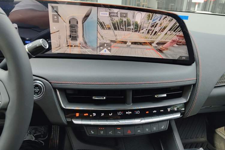 Used Cadillac CT5 2025 28T Track Performance Edition + Peak Track Optional Package Audio And AC Panel