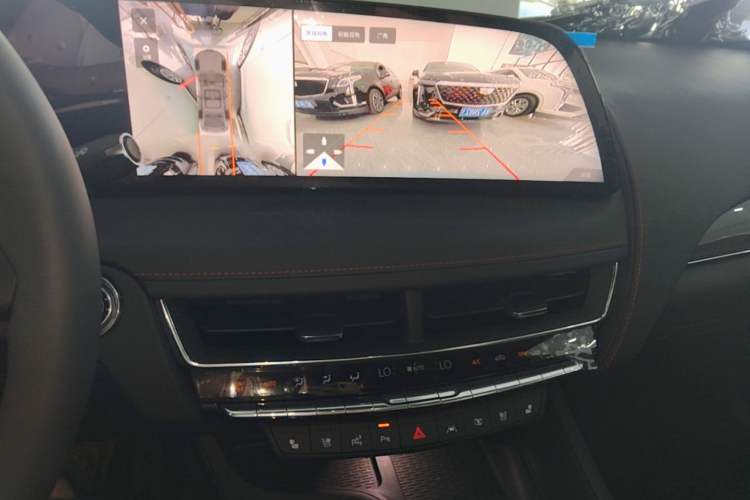 Used Cadillac CT5 2025 28T Track Performance Edition + Peak Track Optional Package Audio And AC Panel