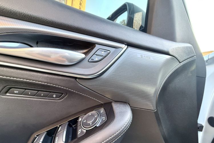 Used Cadillac CT5 2025 28T Track Performance Edition Audio And AC Panel