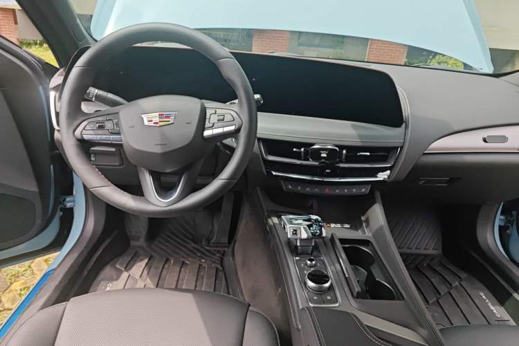 Used Cadillac CT5 2025 28T Track Performance Edition Center Console