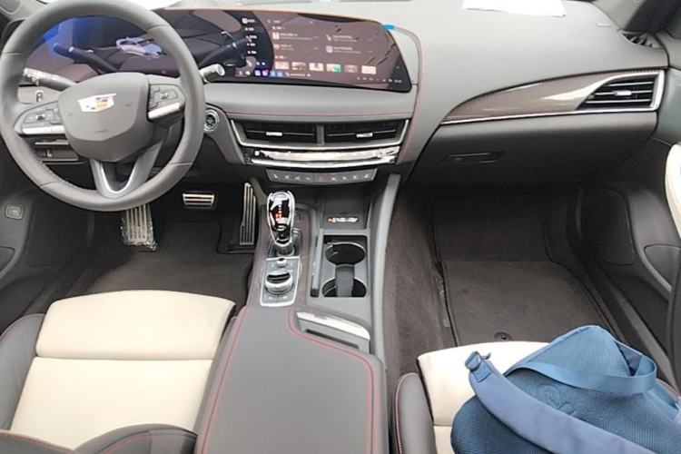 Used Cadillac CT5 2025 28T Track Performance Edition + Peak Track Optional Package Center Console